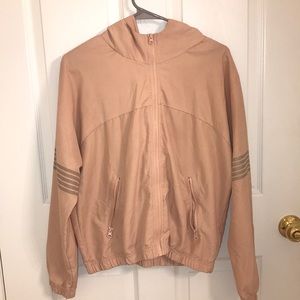 Light weight windbreaker